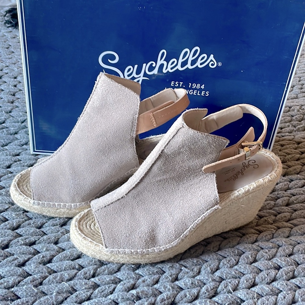 Seychelles light tan espadrilles